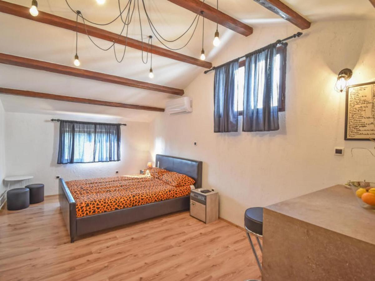רוביני Studios Barre With Jacuzzi מראה חיצוני תמונה