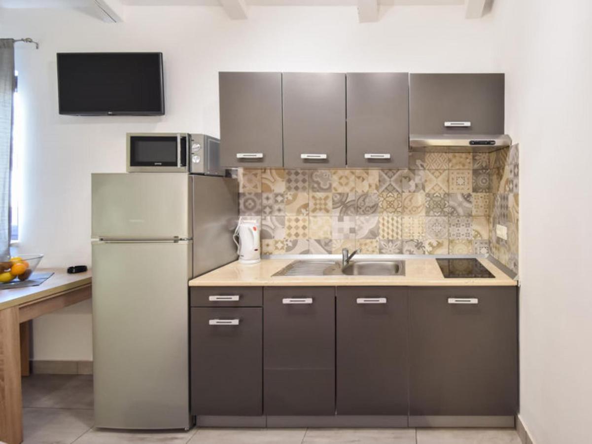 רוביני Studios Barre With Jacuzzi מראה חיצוני תמונה